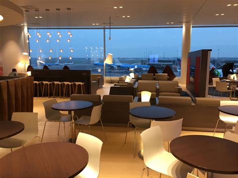 Ams Aspire Lounge 41 Non Schengen Reviews And Photos Main Terminal