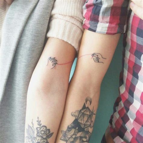 15 Tatuajes De Pareja Que Querrás Hacerte Con Ya Mejores Tatuajes Para Parejas Tatuajes De