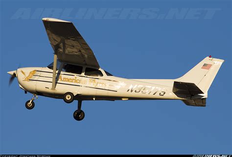 Cessna 172r Skyhawk American Flyers Airline Aviation Photo 2597327