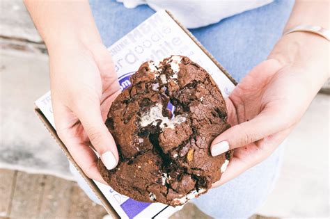“insomnia Cookies” Late Night Cookie Delivery And Shop Now Open