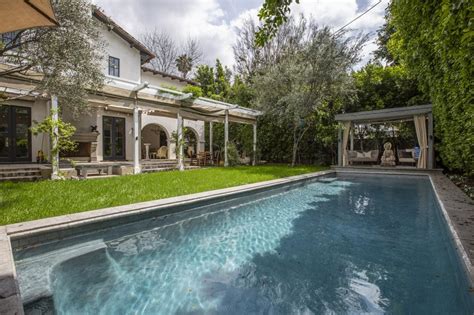 See full list on wealthypersons.com Anne Heche's Charming Los Angeles Home! | Top Ten Real ...
