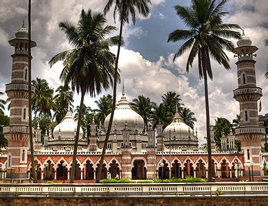 Masjid jamek mosque, also known as friday mosque, is recognised as the oldest islamic place of worship in kuala lumpur. Masjid Jamek