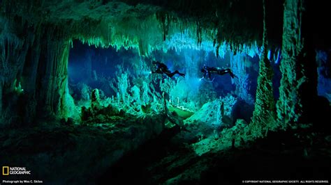 水中洞窟 バハマ ナショナルジオグラフィックの壁紙を選択プレビュー