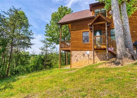 These aren't your grandfather's log cabins. Smoky Mountain Log Cabin Rental with Panoramic Mountain ...