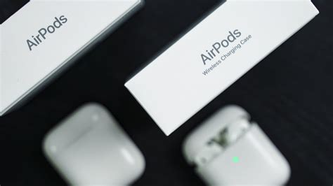 We tested the version with the wireless charging case. AirPods 1 vs. AirPods 2: Macht das Upgrade Sinn? - YouTube