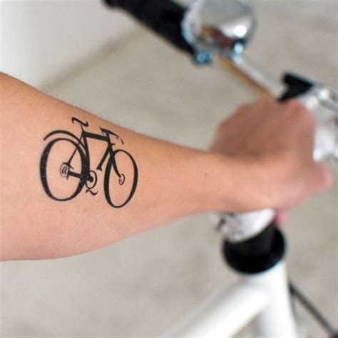 Bicicleta é Motivo De Paixão Para Essas Pessoas Veja As Tatuagens