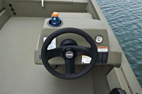 Sides are quarter inch plywood. Research 2014 - Tracker Boats - Grizzly 1754 SC on iboats.com