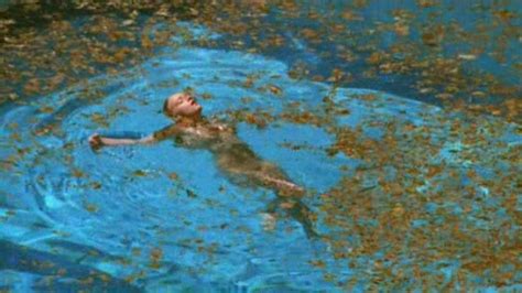 Ludivine Sagnier Nuda ~30 Anni In Swimming Pool