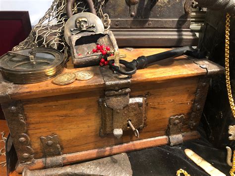 TREASURE CHEST SPAIN 1700’S PIRATE GOLD COINS TREASURE ARTIFACT w/ COA