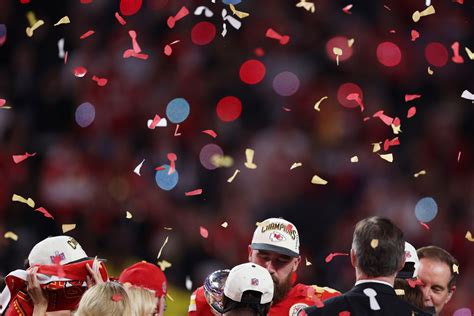 Super Bowl Streaker Darts onto Field, Gets Tackled by Security