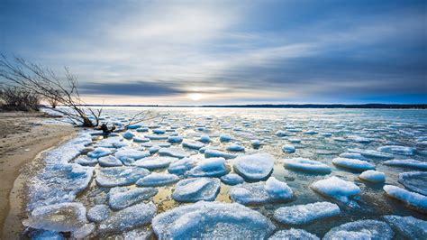 Download 3840x2160 Winter Small Icebergs Frozen Lake Nature 4k