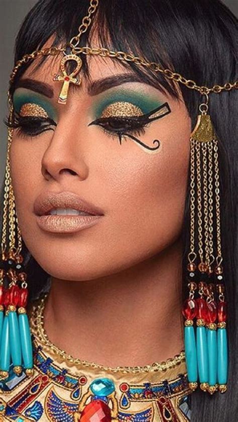 Pin By ⚅e L I T I S T⚅ On ⚅ T H E G O D D E S S C H A R I O T ⚅ Egyptian Eye Makeup Egyptian