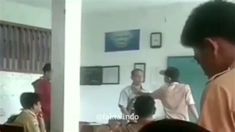 Viral Video Siswa SMP Menantang Dan Mencengkeram Kerah Gurunya Murid