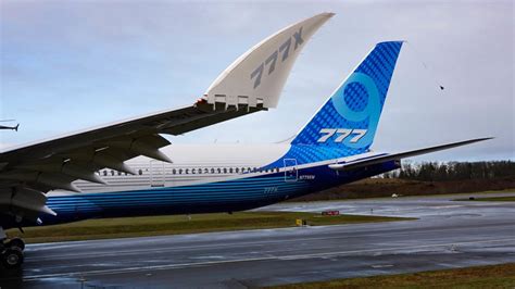 Boeings Huge 777 9x Airplane Takes Its First Flight Cnn