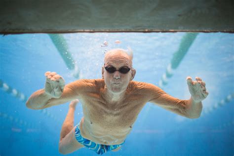 Age Hasn T Stopped This Man From Swimming And Winning Wjct News