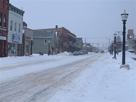 Michigans Upper Peninsula Buried In Record Snowfall