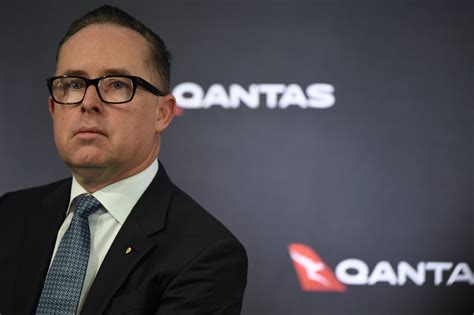 Qantas Ceo Alan Joyce Steps Down As His Replacement Is Revealed