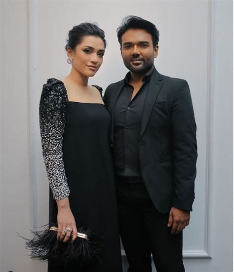 Rizman ruzaini is known for timeless statement pieces. "Dia Yang Kami Tunggu." Dah Masuk 4 Bulan, Rizman Syukur ...