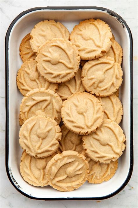 Granulated sugar left the cookies too crisp. Canada Cornstarch Shortbread Cookie Recipe : Whipped Shortbread Cookies Just So Tasty / We get ...