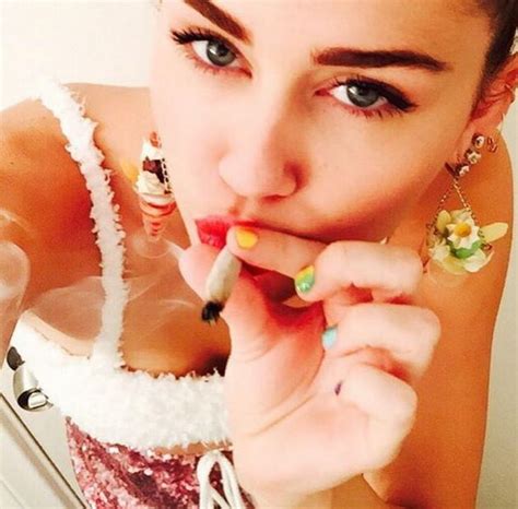 Miley Cyrus Just Got Totally Naked On Instagram The