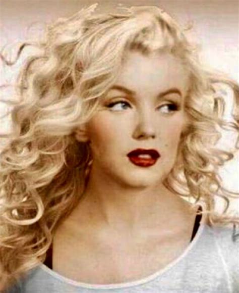 Pin By Victor M P On Marilyn Monroe Long Hair Styles Marilyn Monroe