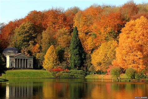 Stourhead In Autumn Garden History Fall Colors Wiltshire