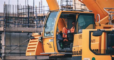 By reviewing job description examples, you'll be able to identify what technical and soft skills, credentials and work experience matter most to an employer in your target field. Crane Operator Job Description
