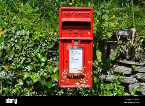 Er Red Post Box Set Into The Wall In The Rural Village Of Shepton