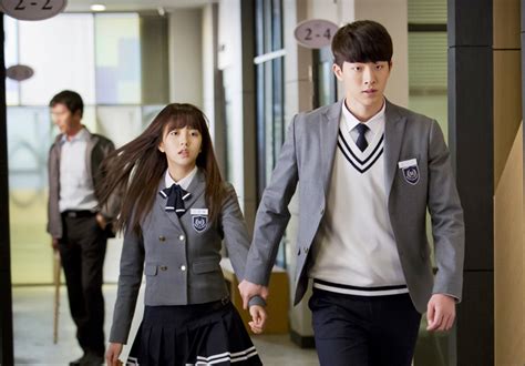 With lee pilmo agreeing in silence and nam joohyuk trying to remain neutral. The Shining Story: Who Are You : School 2015 Official Photos