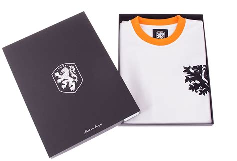 102 видео 1 069 452 просмотра обновлен 7 сент. Nederlands Elftal voetbalshirt 1978 - Voetbalshirts.com