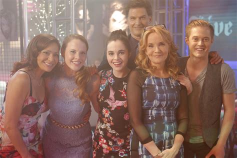 Switched At Birth Series Finale Lizzy Weiss Breaks Down The Final