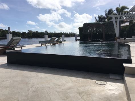 Custom Wet Edge And Infinity Edge Pool In Fort Lauderdale Modern