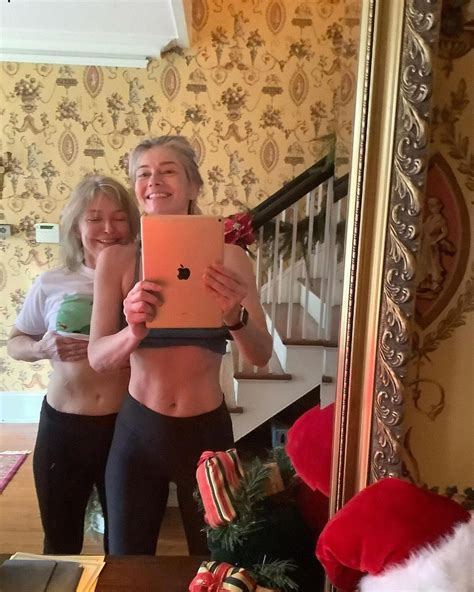 Supermodel Paulina Porizkova And Her Mom Show Off Their Toned Abs My