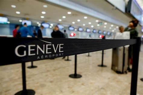 Erneut hat am montagabend eine gewitterfront die schweiz erreicht. Flughafenbetrieb in Genf nach Gewitter am Samstag ...
