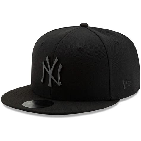 Paint splash red flat peak caps, ny multi fitted hats, bling, new york sale. New Era New York Yankees Black Blackout Slick 59FIFTY ...