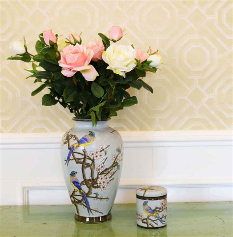 Most Beautiful Flower Vases Design To Decorate Your Table
