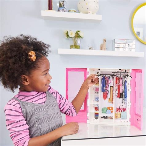 ᐉ Игровой набор Barbie Розовый шкаф модницы куклы Барби Gbk11 купить