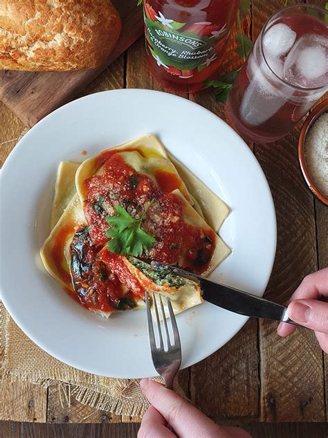 Homemade Spinach And Ricotta Ravioli Recipe Elizabeth S Kitchen Diary