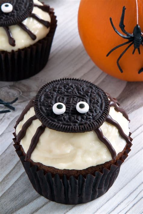 They were so cute and looked really easy to make. Easy Halloween Cupcakes Ideas - 25 Easy Ideas to try