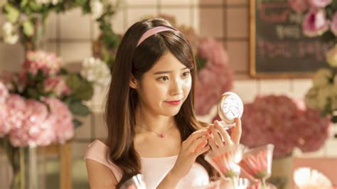 Iu Shows Off Her Flawless Skin In Chinese Makeup Brand Cf Soompi