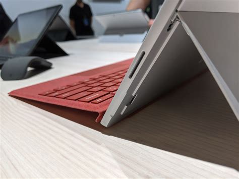Hands On With The Microsoft Surface Pro 7 Ice Lake Looks Promising
