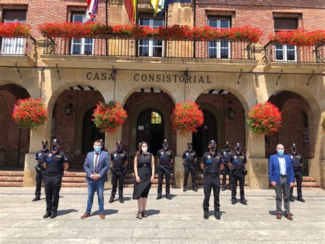 Nueve Efectivos Toman Posesión Como Nuevos Agentes De La Policía Local De Calahorra Radio Arnedo