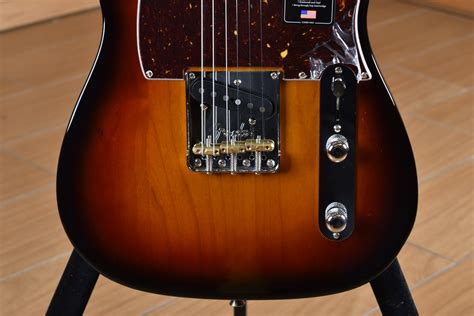 Fender American Professional Ii Telecaster Rosewood Fingerboard 3 Tone