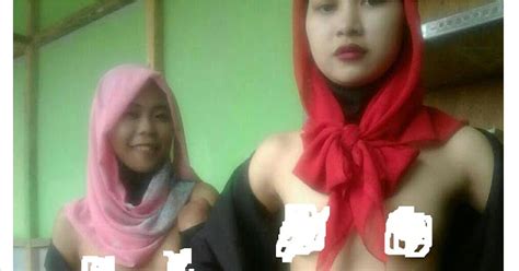 Dua Wanita Hijaber Indonesia Ini Tengah Diburu Karena Aksinya Sangat Melecehkan Islam Begini