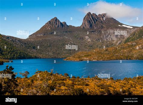 Dove Lake And Cradle Mountain Tasmania Stock Photo Alamy