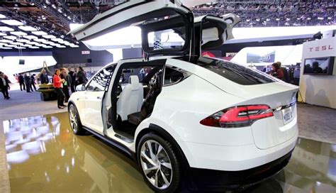 Tesla Motors Will Die Nachfrage Zum Model X Selbst Steuern Um Lange