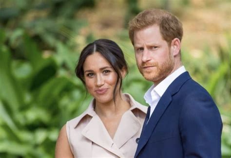 The statue stands in kensington palace's redesigned sunken garden. Meghan Markle Tipped To Travel To London With Prince Harry ...