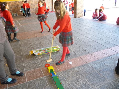 Video explicativo de los juegos del patio del colegio j.j. Arco iris: LOS JUEGOS EN EL PATIO DE RECREO