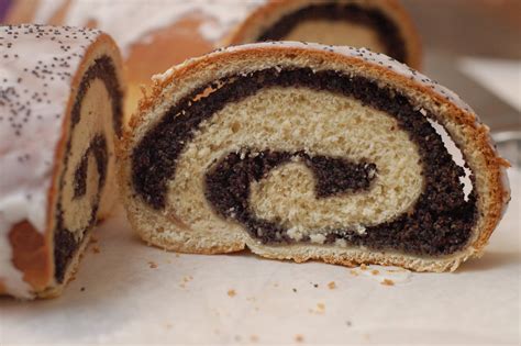 See related links to what you are looking for. how to eat properly: makowiec (polish poppy seed roll)