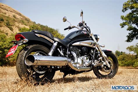 Hyosung aquila 650 top speed # superbike hyosung aquila pro650 is a cruiser bike available in 1 variant in india. Hyosung GV650 Aquila Pro Review: Chubby Hustler | Motoroids